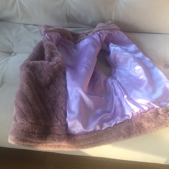 Pink Faux Fur Vest - Picture 10 of 10